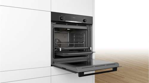 Духовой шкаф BOSCH HBG537NB0R