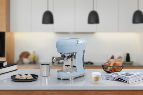 Кофемашина SMEG ECF02PBEU
