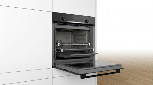 Духовой шкаф BOSCH HBG557SB0R