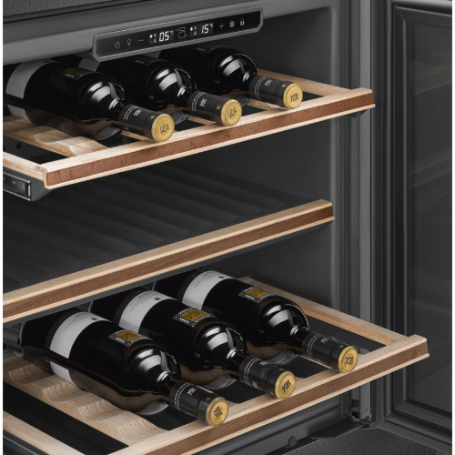 Встраиваемый винный шкаф SMEG CVI129B3